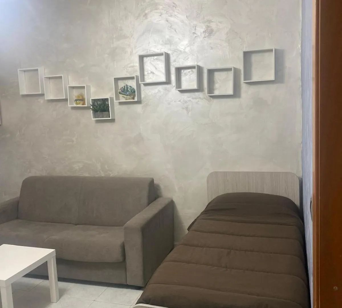 La Casa Di Vera Nápoles 0*,  Italia